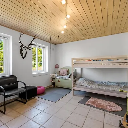 Quirina - 6km From The Sea By Interhome *
