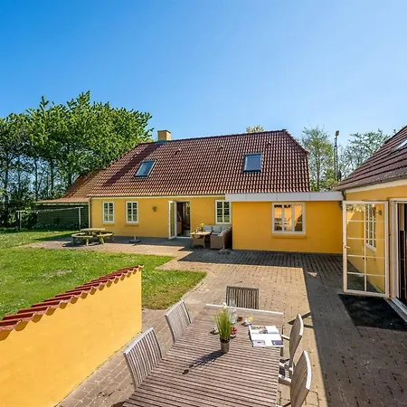 Quirina - 6km From The Sea By Interhome Vakantiehuis