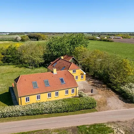 Quirina - 6km From The Sea By Interhome *