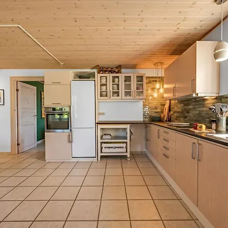 Quirina - 6km From The Sea By Interhome