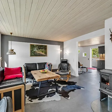 Quirina - 6km From The Sea By Interhome